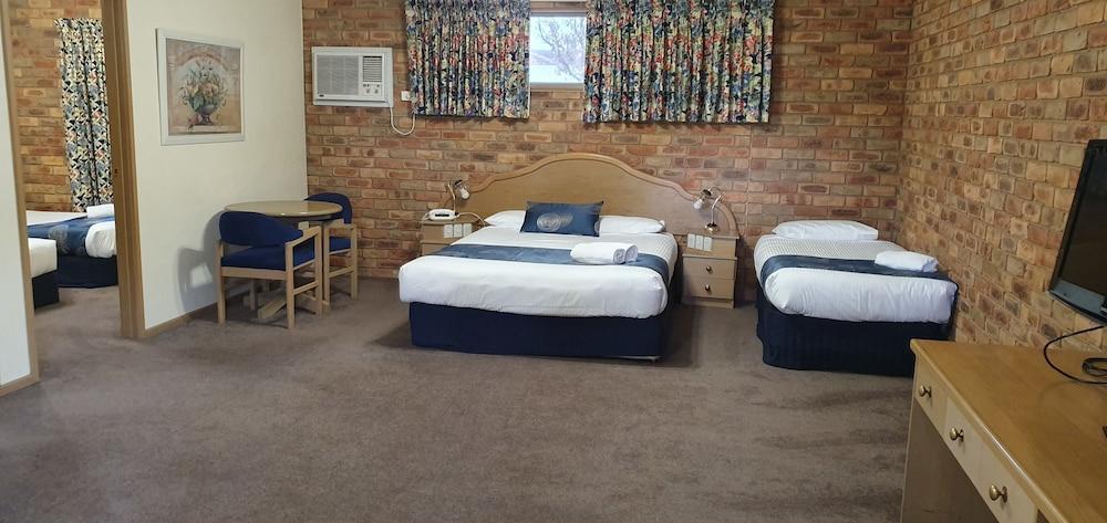 Pines Country Club Motor Inn Shepparton Buitenkant foto